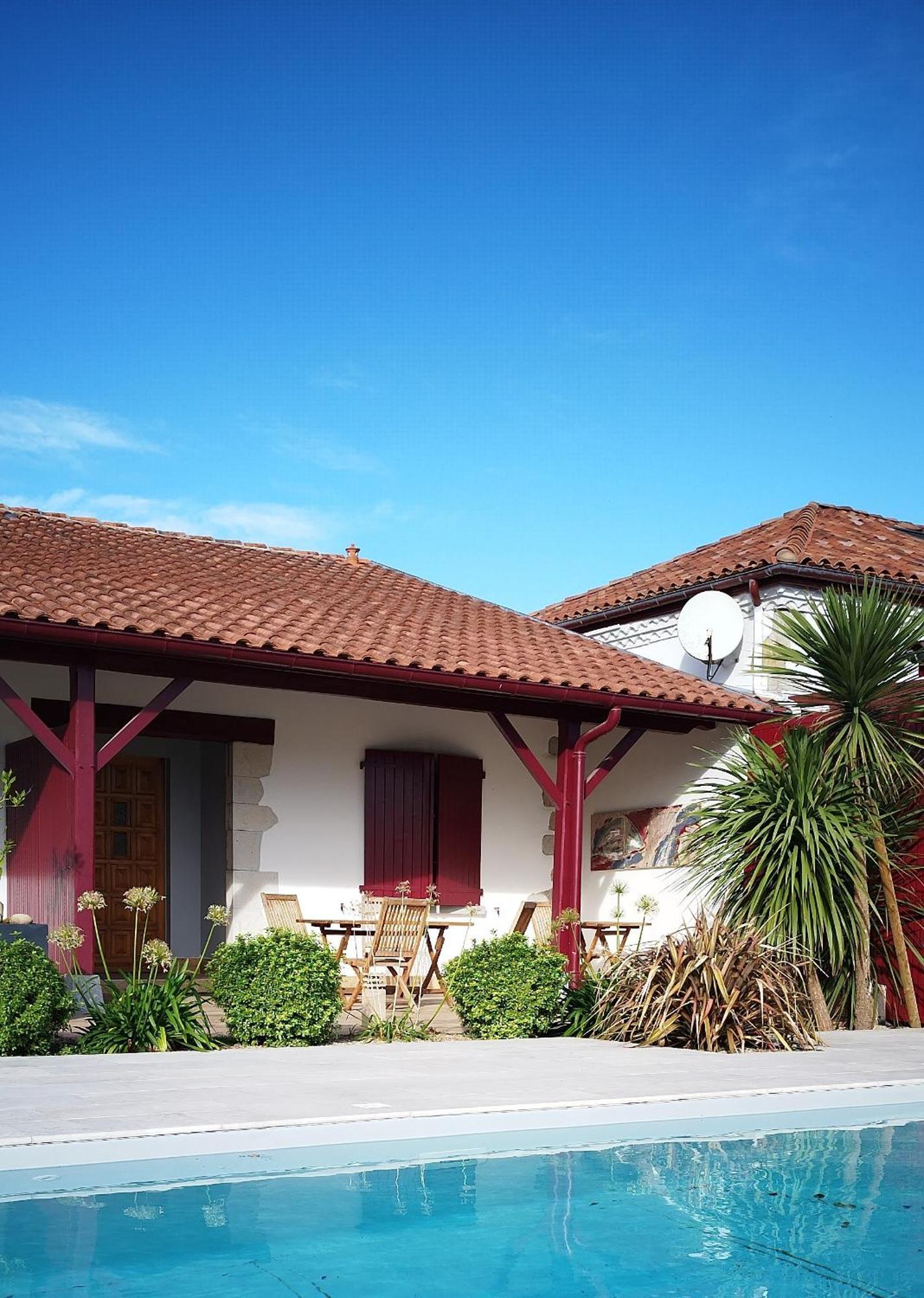 Hotel Restaurant Pecoitz Saint-Jean-Pied-de-Port Exterior photo
